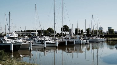 Yat limanında, Antwerp, Belçika.