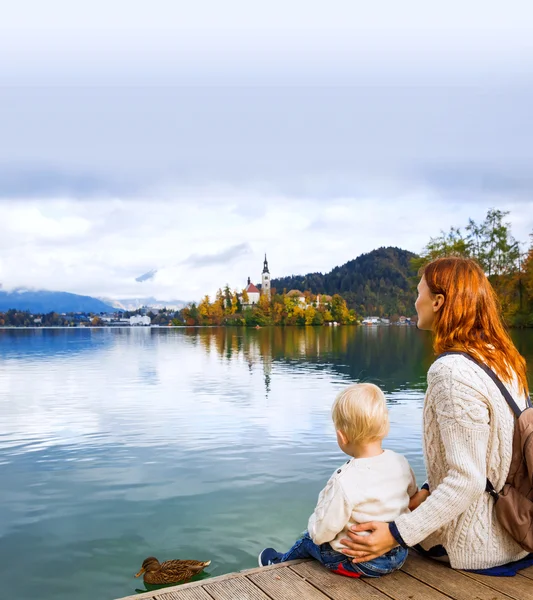 Famille sur le lac de Bled, Slovénie, Europe — Photo