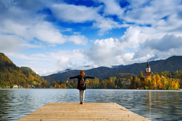 Turist pe Lacul Bled, Slovenia, Europa — Fotografie, imagine de stoc