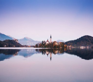 Günbatımı, Slovenya, Avrupa konusunda inanılmaz Bled Gölü