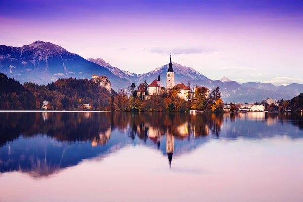 Günbatımı, Slovenya, Avrupa konusunda inanılmaz Bled Gölü