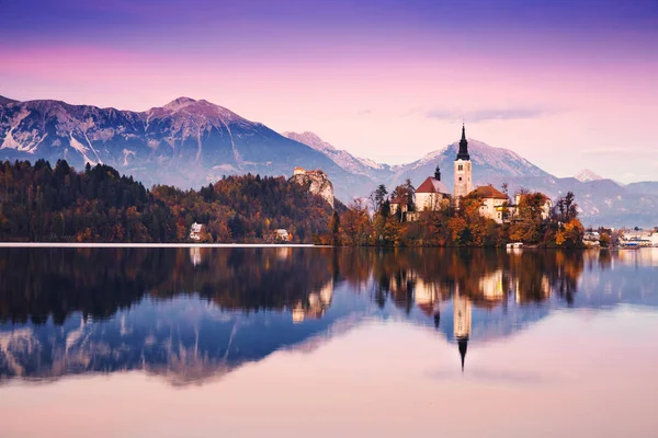 Καταπληκτική Λίμνη Μπλεντ ηλιοβασίλεμα, Σλοβενία, Ευρώπη — Φωτογραφία Αρχείου