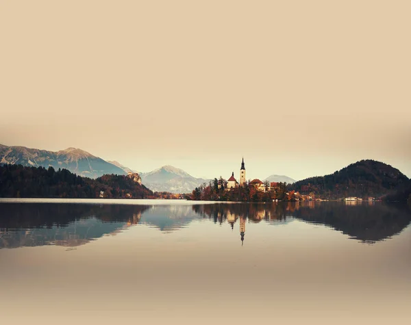 Csodálatos Bled tó, naplemente, Szlovénia, Európa — Stock Fotó