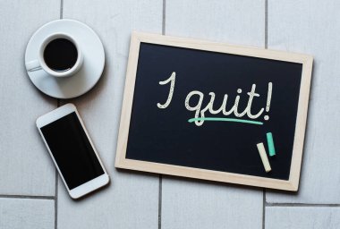 Kara tahta veya yazı tahtası kavramı söyleyerek - ı Quit! 