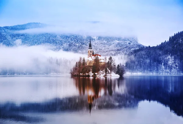 Lago Bled en invierno, Bled, Eslovenia, Europa . —  Fotos de Stock