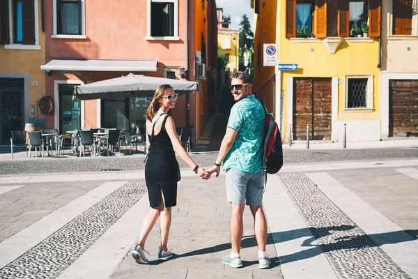 Viagem Itália. Amantes em Verona — Fotografia de Stock