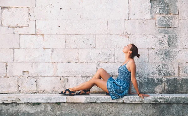 Mulher bonita em Zadar, Croácia . — Fotografia de Stock