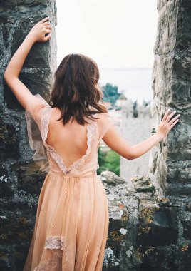 Genç kız Piran, Slovenya, Avrupa'nın modeli. 