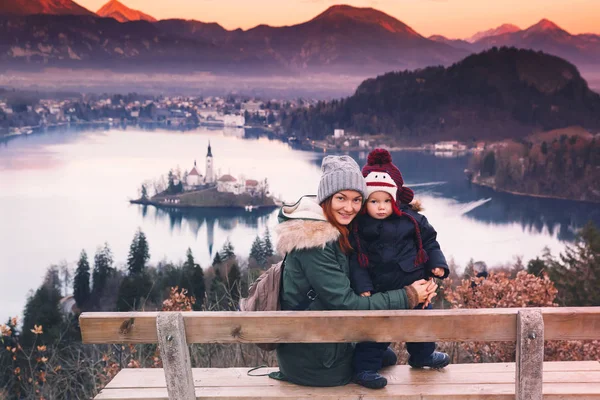 Viagem em família Europa. Bled Lake, Eslovénia . — Fotografia de Stock