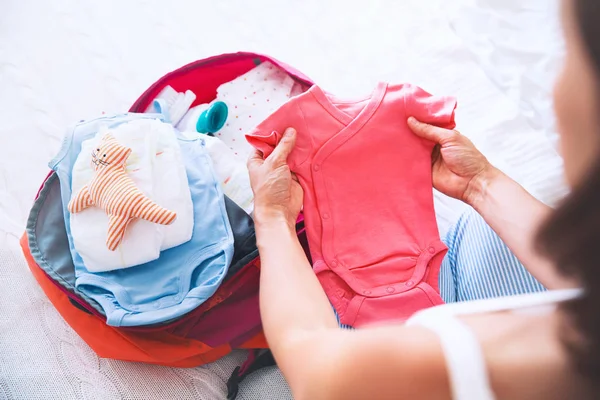 Embalaje de la mujer embarazada maleta, bolso para el hospital de maternidad — Foto de Stock