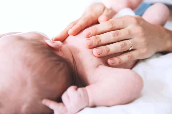 Madre e neonato . — Foto Stock