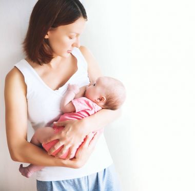 Anne emzirme yeni doğan bebek çocuk