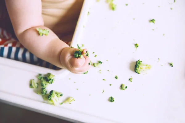 Primeiro alimento do bebê para alimentar — Fotografia de Stock