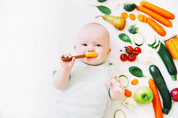 Nutrição saudável da criança do bebê, fundo alimentar, vista superior . — Fotografia de Stock