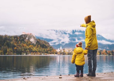 Aile Seyahati Kan Gölü, Slovenya, Avrupa. 