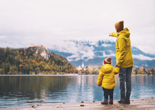 Viajes en familia Bled Lake, Eslovenia, Europa . — Foto de Stock