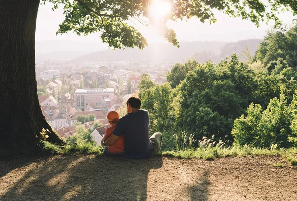 Familie Hintergrund Von Ljubljana Slowenien Europa Ein Mann Mit Seinem — Stockfoto