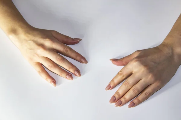 Composición Las Manos Femeninas Que Muestran Movimiento Del Fondo Claro — Foto de Stock