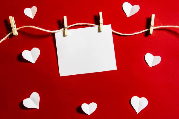 Composición Para Día San Valentín Pinzas Ropa Corazones Papel Para —  Fotos de Stock