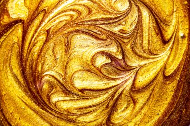 Soyut ve dokulu altın bir boya sanatı. Sıvı altın çizim ve zengin doku şablonu.