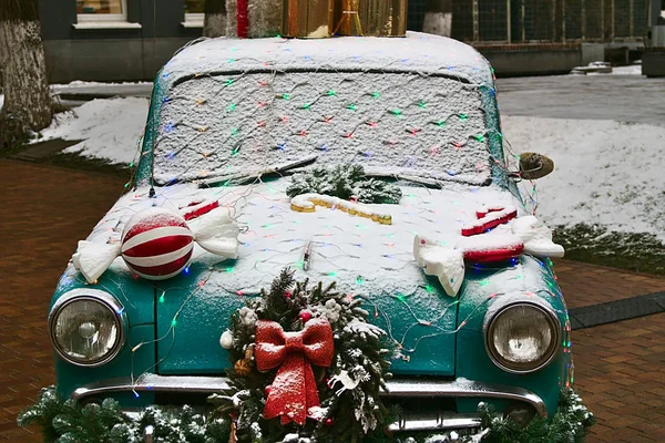 Modern Noel Baba 'ya hediyeler.
