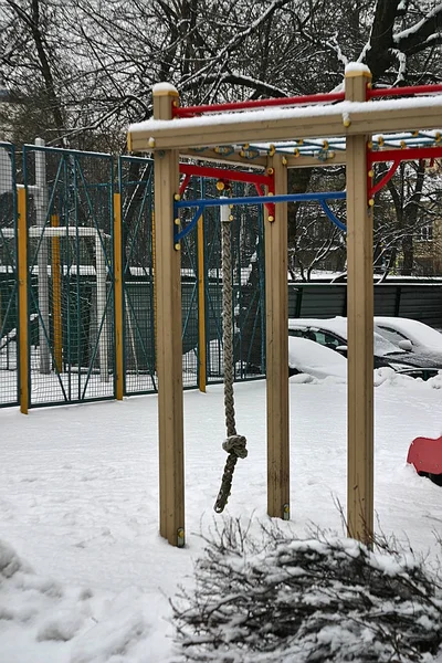 Σχοινί Ένα Σπορ Παιδική Χαρά Χειμώνα — Φωτογραφία Αρχείου