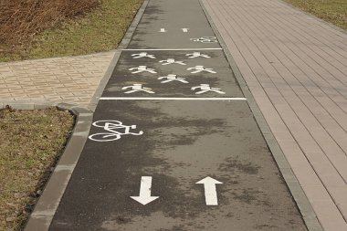 Yürüme alanındaki yolu işaretle.