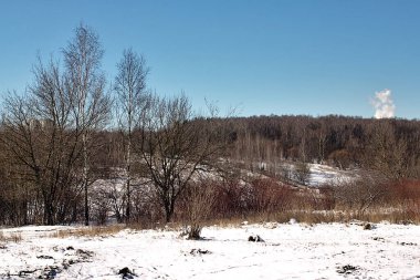 Bir bahar günü aniden kar yağdı.