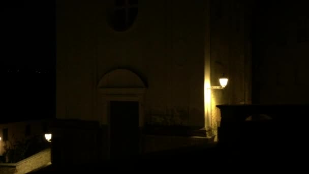 Sirène nocturne et larve 