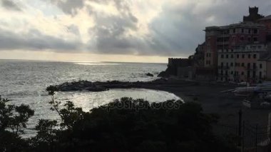 Deniz kışın (Boccadasse, Cenova, Liguria, İtalya)