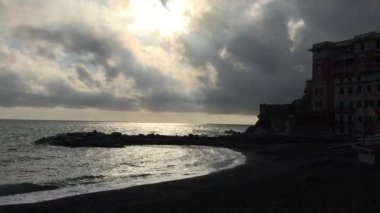 Deniz kışın (Boccadasse, Cenova, Liguria, İtalya)