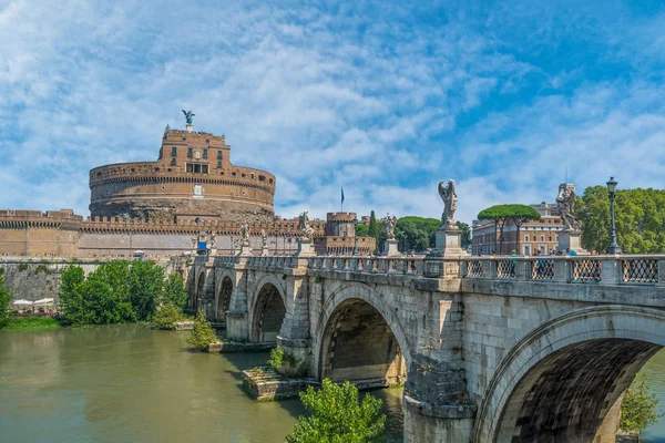 Замок Сант-Анджело в Риме — стоковое фото