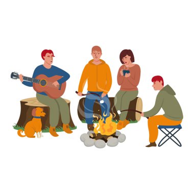 Kamp ateşi etrafında turistler. Turistler gitar çalıyor, sıcak çay içiyor ve marşmelov kızartıyorlar. Çizgi film tarzında düz vektör illüstrasyonu.