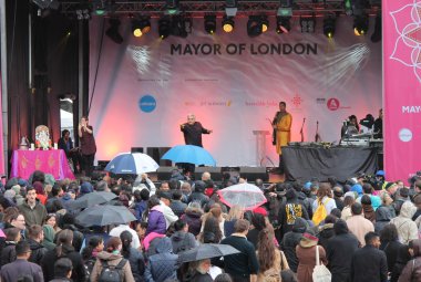 Londra, İngiltere. 16 Ekim, 2016. Belediye Başkanı Londra Festival, Dewali sanatçılar ve Trafalgar Meydanı'nda sahneleri