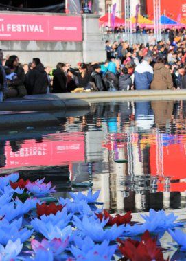 Londra, İngiltere. 16 Ekim, 2016. Belediye Başkanı Londra Festival, Dewali sanatçılar ve Trafalgar Meydanı'nda sahneleri
