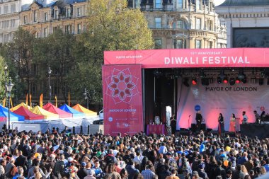 Londra, İngiltere. 16 Ekim, 2016. Belediye Başkanı Londra Festival, Dewali sanatçılar ve Trafalgar Meydanı'nda sahneleri