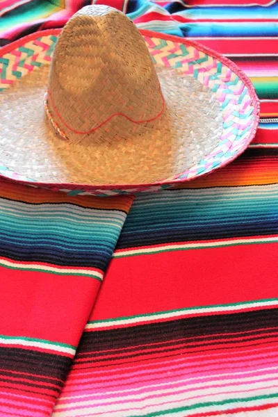 Mexiko Traditionelle Cinco Mayo Teppich Poncho Fiesta Hintergrund Mit Streifen — Stockfoto