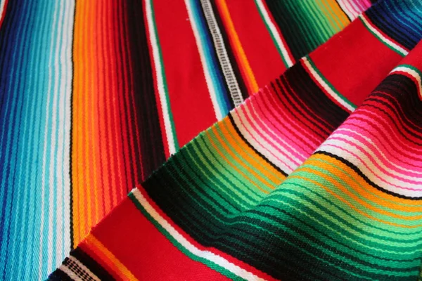 México mexicano cinco de mayo poncho manta fiesta fondo con rayas stock, foto, fotografía, imagen, imagen , — Foto de Stock