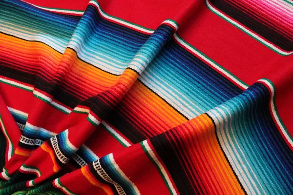 Mexico mexikanska traditionella Cinco de Mayo matta poncho Fiesta bakgrund med ränder lager, Foto, Fotografi, bild, bild, — Stockfoto