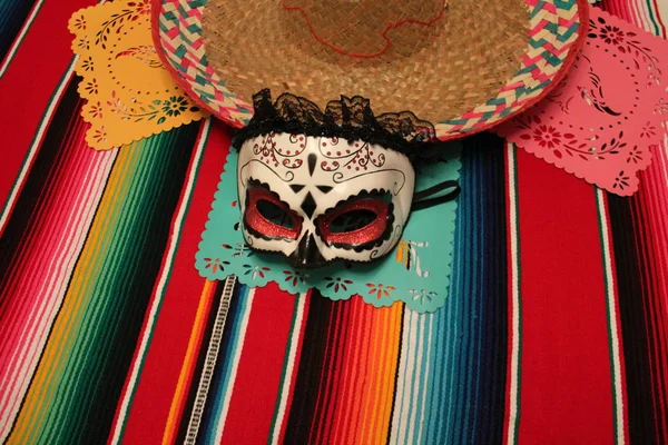 Messico poncho sombrero teschio fondo fiesta cinco de mayo — Foto Stock