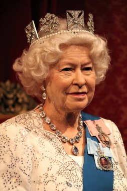 London, Büyük Britanya - 20 Mart 2017: Kraliçe Elizabeth II 2 ve Prens Philip portre ruhlu balmumu rakam Müzesi, Londra