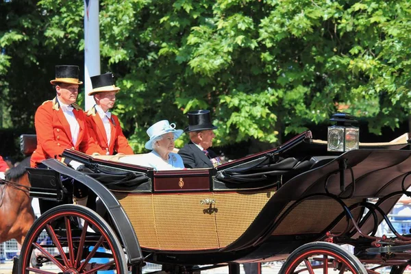 Regina Elisabeta și Prințul Phillip, Londra iunie 2017- Trooping the Colour Elizabeth și prințul Phillip apar pentru Queen Elizabeths Birthday, 17 iunie 2017 Londra, Anglia, Marea Britanie stoc, fotografie, fotografie, imagine, imagine, presă , — Fotografie, imagine de stoc