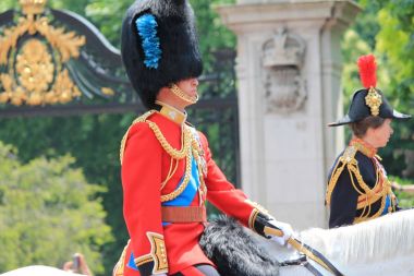 Renkli, Londra, İngiltere, günlerdir - 17 Haziran 2017; Üniformalı Atlı Prens William, Prens charles ve Prenses Anne renk günlerdir içinde geçit töreni