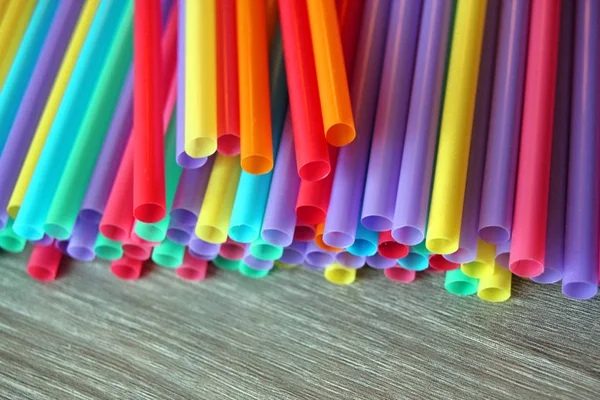 Palha Palhas Plástico Bebendo Fundo Colorido Tela Cheia Único Uso — Fotografia de Stock