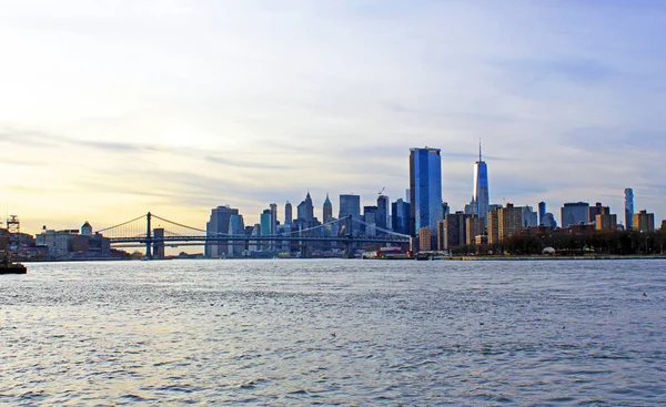 New York Usa 2019 Williamsburg Brug New York Manhattan Wolkenkrabbers — Stockfoto