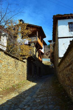 Bulgaristan 'ın güneyindeki Kovaçevitsa köyünün antik mimarisi