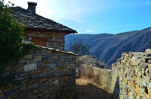 保加利亚南部Kovachevitsa村的古老建筑 — 图库照片
