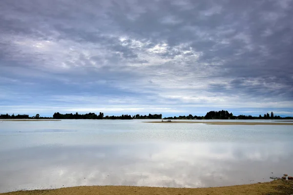 Isla Jackett Bajo Cielo Nublado Océano Refleja Cielo Motueka Tasman —  Fotos de Stock