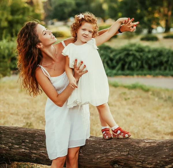 Madre e hija, chicas — Foto de Stock