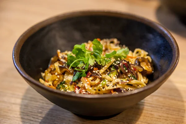 Klasik Japon udon erişte makarna